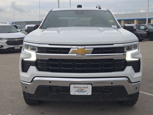 Used 2023 Chevrolet Silverado 1500 LT w/ Z71 Off-Road Package AWD/4WD image 8