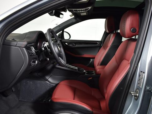 Used 2026 Porsche Macan AWD/4WD image 5
