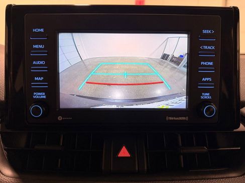 Used 2022 Toyota RAV4 LE image 19