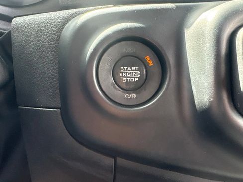 Used 2023 Jeep Wrangler Unlimited Sahara AWD/4WD image 22