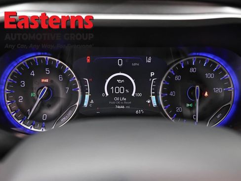 Used 2023 Chrysler Pacifica Touring-L FWD image 18