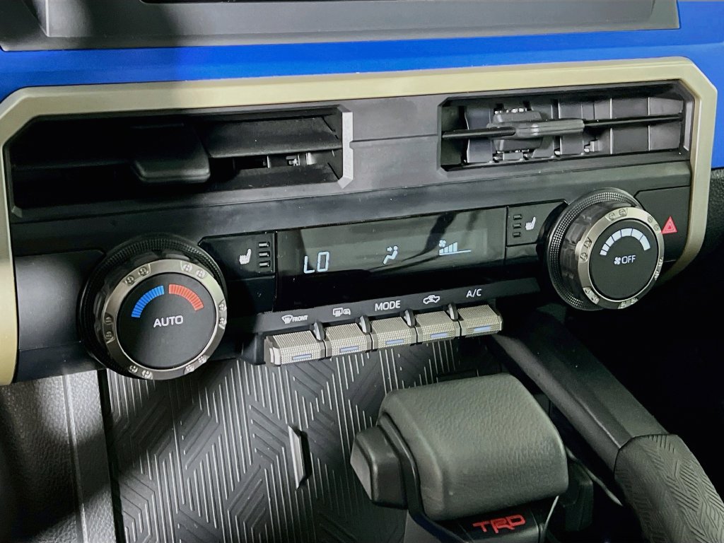 Certified 2025 Toyota Tacoma TRD Sport AWD/4WD image 14