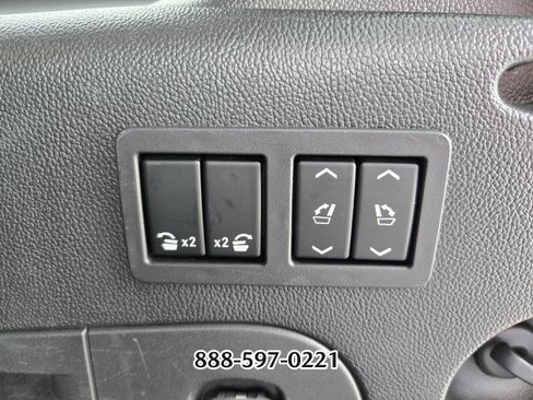 Used 2018 GMC Yukon XL SLT image 20