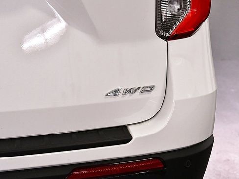 Used 2023 Ford Explorer XLT w/ Equipment Group 202A image 12