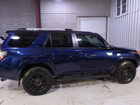 Used 2022 Toyota 4Runner SR5 Premium w/ Moonroof Package image 6