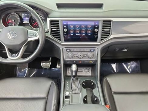 Used 2021 Volkswagen Atlas Cross Sport SE w/ Panoramic Sunroof Package image 35
