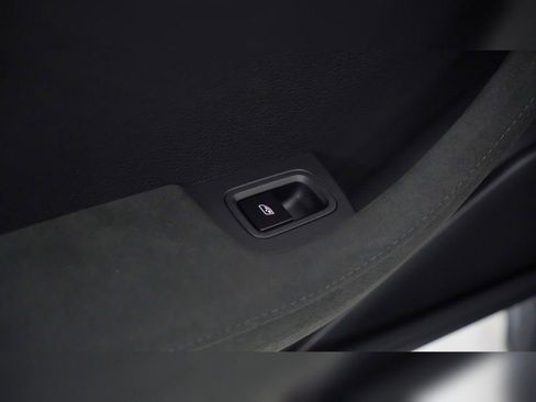 Certified 2025 Porsche Panamera 4 image 16