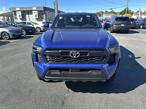New 2025 Toyota Tacoma TRD Off-Road image 5