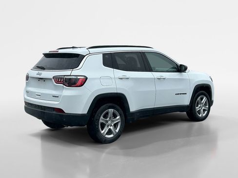Used 2024 Jeep Compass Latitude w/ Altitude Special Edition AWD/4WD image 5