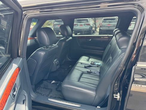 Used 2010 Cadillac DTS Limousine FWD image 16
