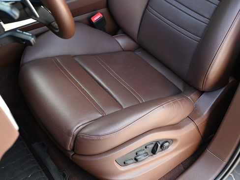 Used 2023 Porsche Cayenne Turbo S image 41