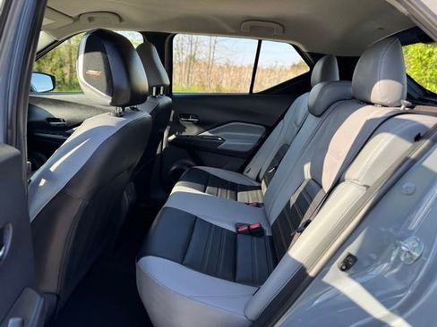 Used 2023 Nissan Kicks SR w/ SR Premium Package FWD image 14