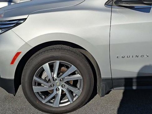 Used 2022 Chevrolet Equinox LT image 12