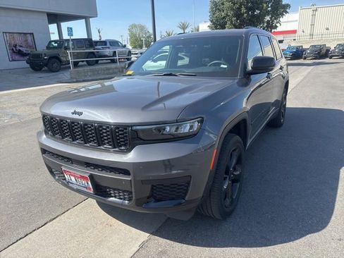 Certified 2023 Jeep Grand Cherokee L Laredo image 1