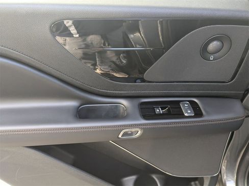 Used 2023 Lincoln Aviator Reserve image 25