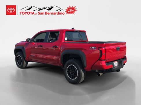 Certified 2025 Toyota Tacoma TRD Off-Road AWD/4WD image 3