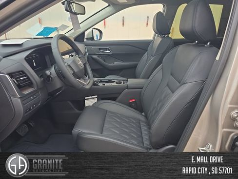 New 2026 Nissan Rogue Platinum w/ Platinum Premium Package AWD/4WD image 9