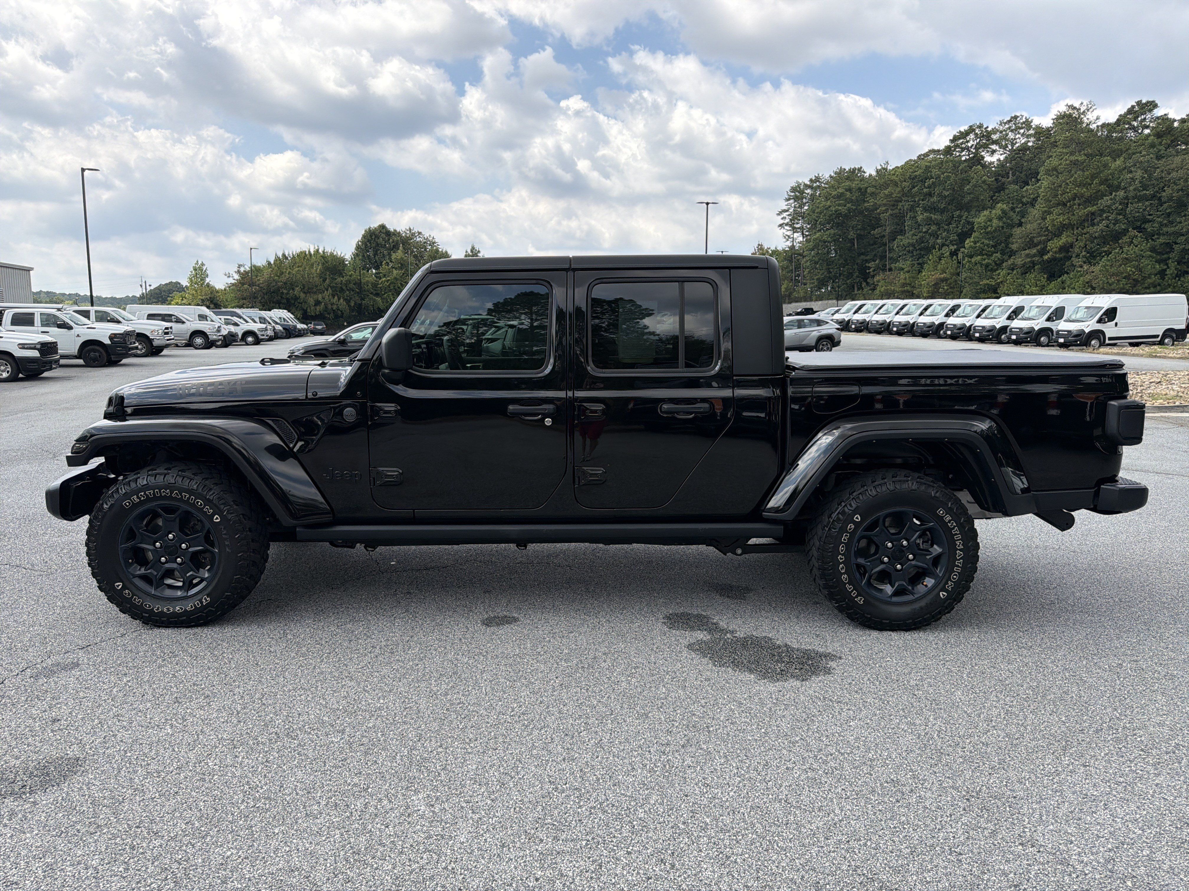 Used 2023 Jeep Gladiator Sport AWD/4WD image 4