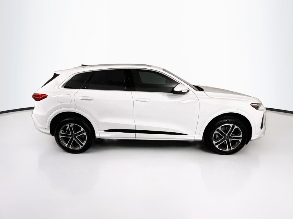 Certified 2025 Audi Q5 Premium w/ Premium Plus AWD/4WD image 4
