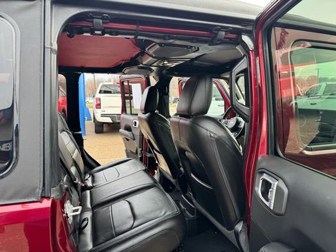 Used 2022 Jeep Wrangler Unlimited Sahara w/ Cold Weather Group image 40