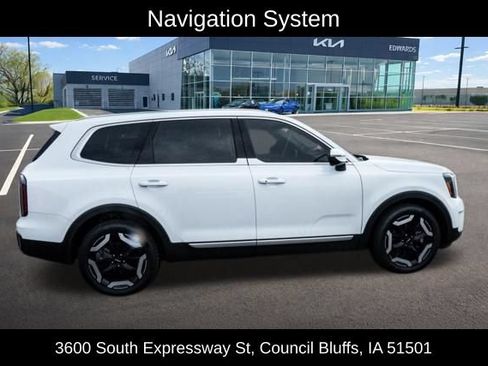 Used 2025 Kia Telluride EX w/ EX Captain's Chair Package AWD/4WD image 8