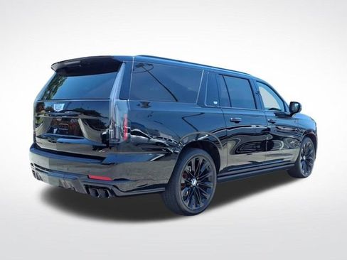 Certified 2026 Cadillac Escalade ESV V w/ LPO, ONYX Package AWD/4WD image 5