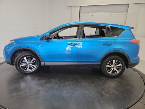 Used 2018 Toyota RAV4 XLE FWD image 4