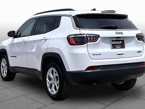 Used 2024 Jeep Compass Latitude AWD/4WD image 12