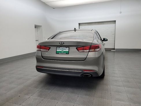 Used 2016 Kia Optima LX image 7