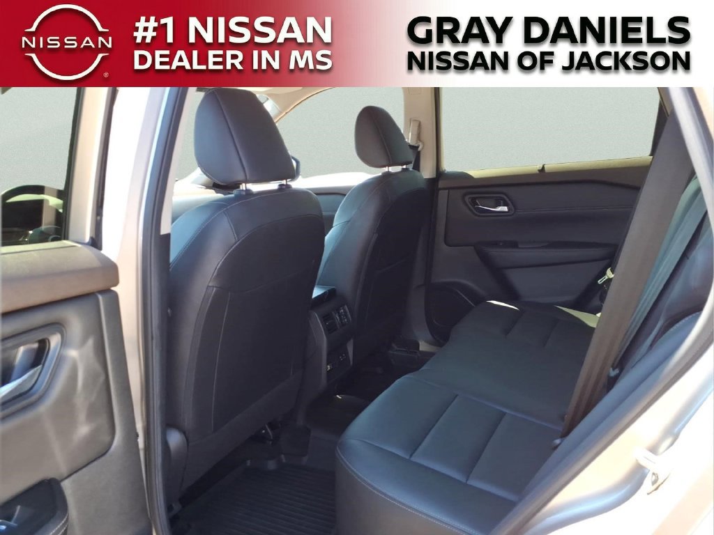 Used 2023 Nissan Rogue SL w/ SL Premium Package FWD image 27