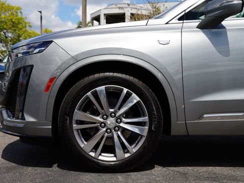 Used 2025 Cadillac XT6 Premium Luxury image 15