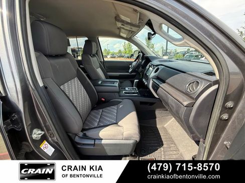 Used 2018 Toyota Tundra SR5 w/ SR5 Upgrade Package AWD/4WD image 31