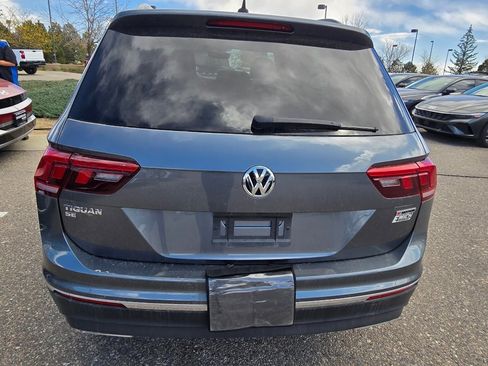 Used 2021 Volkswagen Tiguan SE w/ Panoramic Sunroof Package image 4
