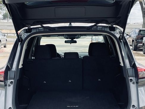 Used 2024 Nissan Rogue S image 24