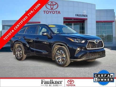 Certified 2023 Toyota Highlander L image 1
