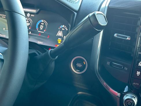 Used 2025 RAM 3500 Laramie image 20