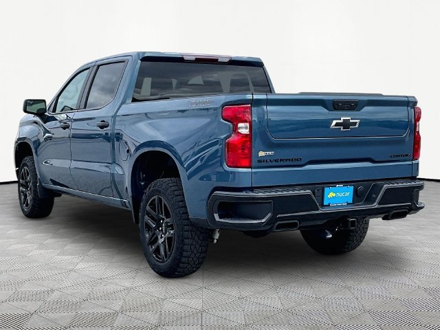 Used 2024 Chevrolet Silverado 1500 Custom Trail Boss w/ Dark Appearance Package AWD/4WD image 4