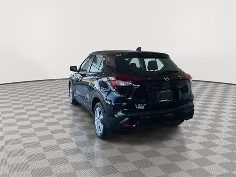 Used 2024 Nissan Kicks S image 8
