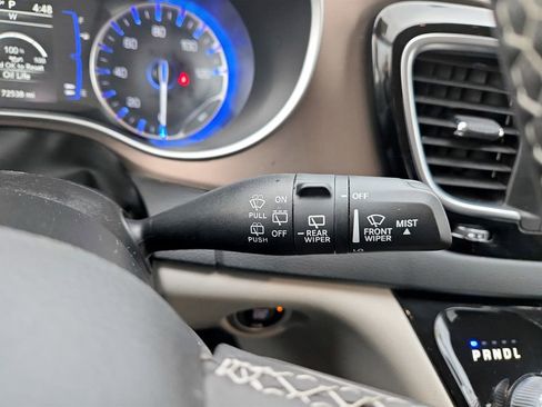 Used 2023 Chrysler Voyager LX image 17