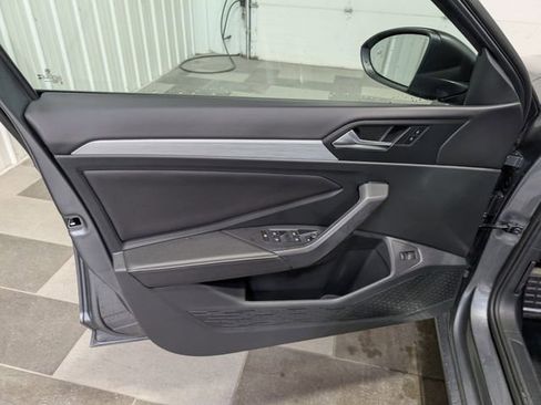 Used 2025 Volkswagen Jetta Sport FWD image 11