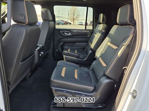 Used 2023 GMC Yukon XL AT4 w/ AT4 Premium Package AWD/4WD image 12