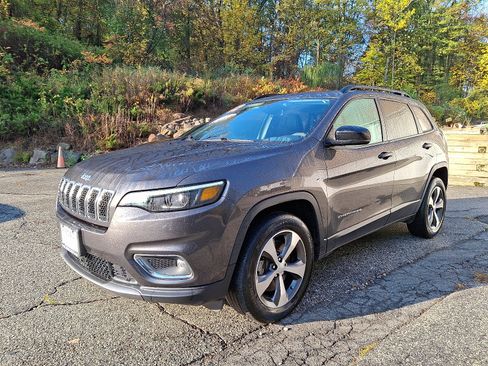 Certified 2022 Jeep Cherokee Limited AWD/4WD image 3