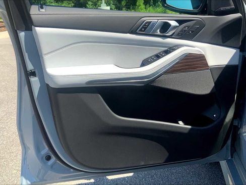 Used 2026 BMW X5 xDrive50e w/ M Sport Package image 10