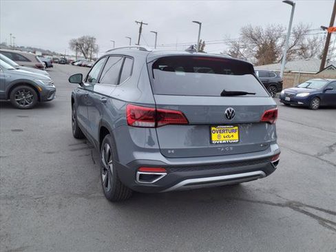 Used 2024 Volkswagen Taos SE image 2