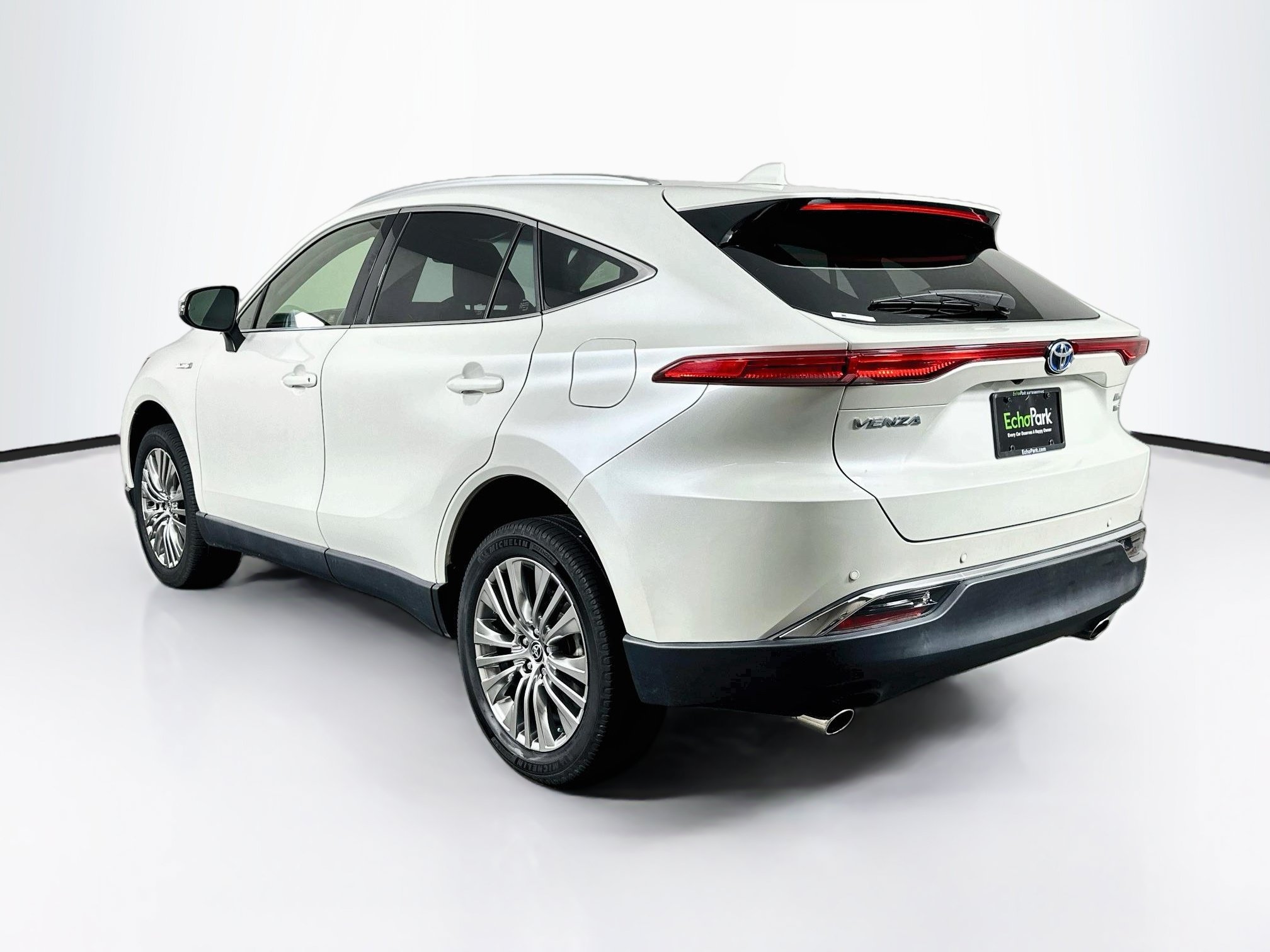 Used 2021 Toyota Venza Limited w/ Carpet Mat Package (TMS) AWD/4WD image 5