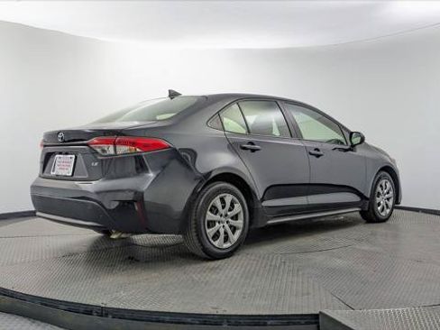 Used 2022 Toyota Corolla LE FWD image 8