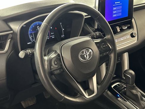 Used 2023 Toyota Corolla Cross XLE FWD image 13