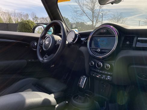 Used 2020 MINI Cooper S image 6
