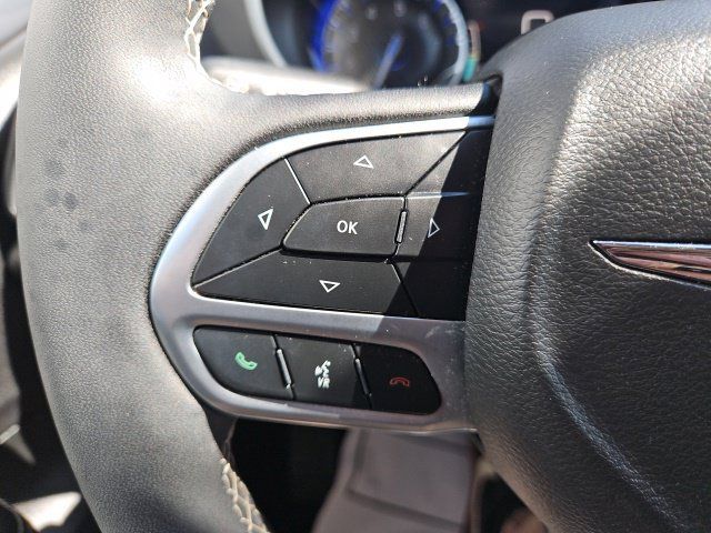 Used 2025 Chrysler Pacifica Select FWD image 18