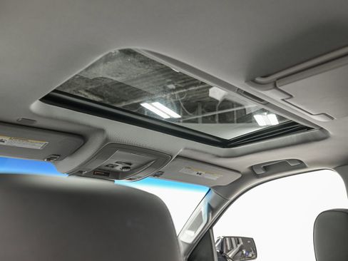 Used 2017 Chevrolet Tahoe Premier image 25